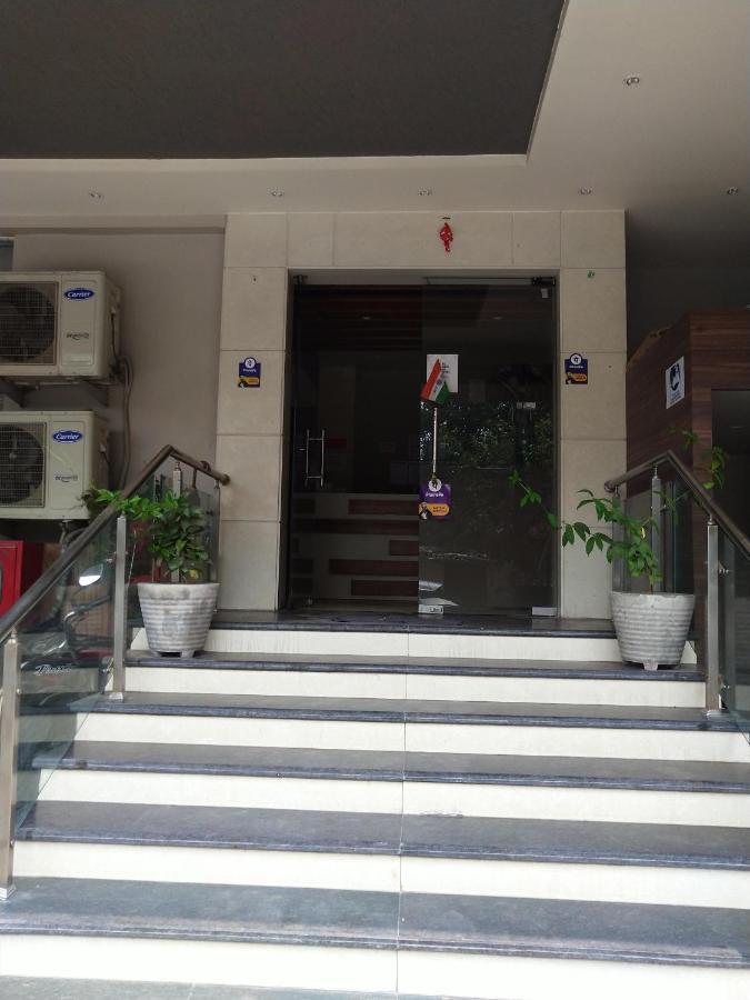 Hotel Megha Inn Лакхнау Экстерьер фото