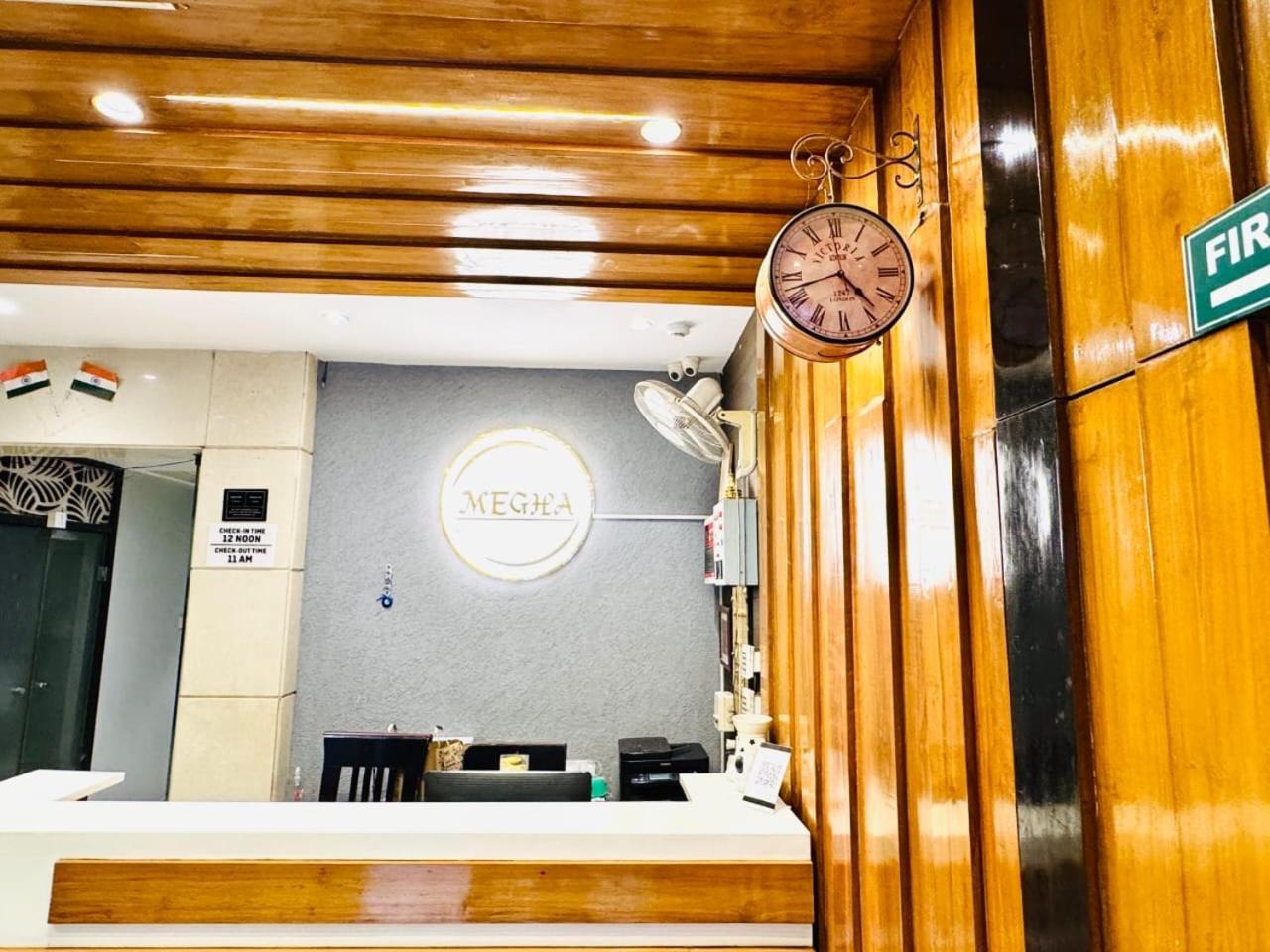 Hotel Megha Inn Лакхнау Экстерьер фото