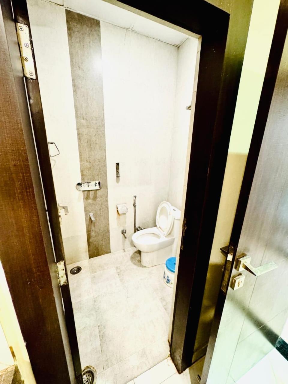 Hotel Megha Inn Лакхнау Экстерьер фото